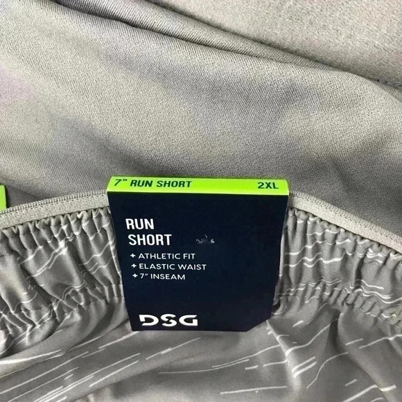 DSG 7" INSEAM RUN SHORTS ATHLETIC FIT REFLECTIVE DETAILS GRAY MENS SIZE 2XL - Picture 6 of 9